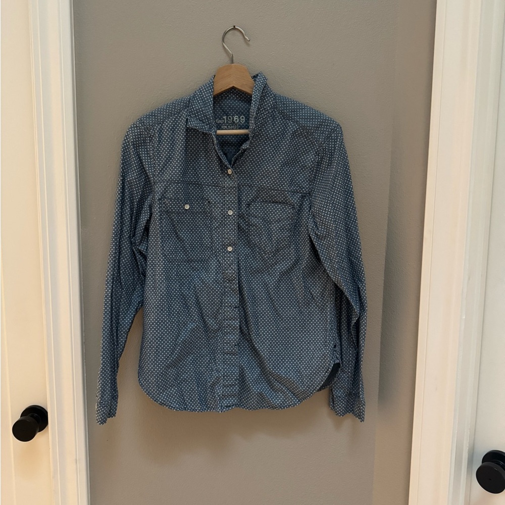 GAP Women’s Blue Patterned Button Down Shirt